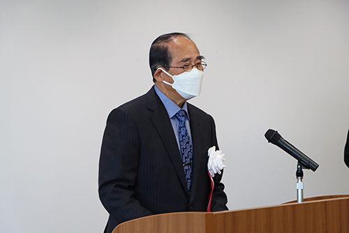 長門市青少年育成市民会議・山本達明会長がお祝いの言葉を送った