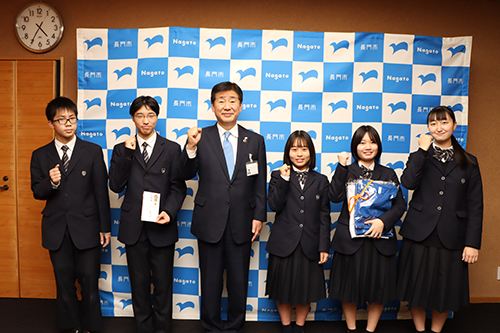 第17回全国高校生英語ディベート大会に出場する大津緑洋高校英語部に対する激励会が開催。