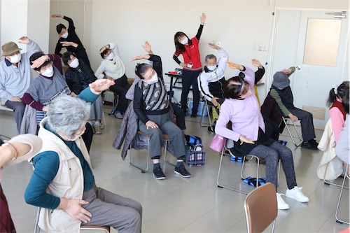 市内各所から約30人が参加