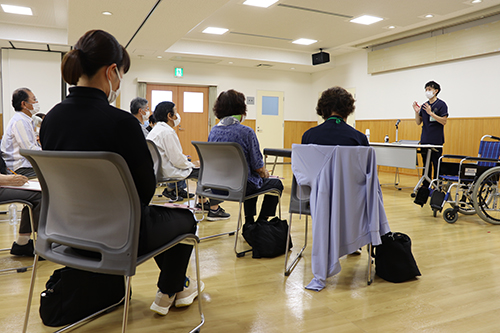 介護方法についての講義