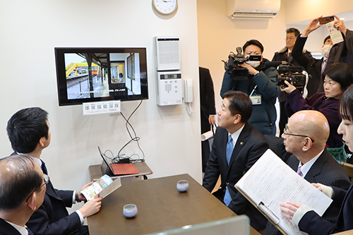 三見駅舎を活用したお試し暮らし住宅を視察