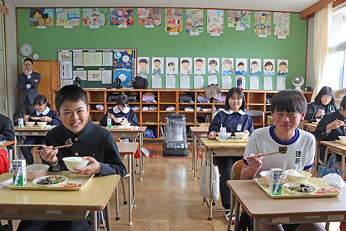 「学校給食・くじら交流の日」が下関市と長門市で開催