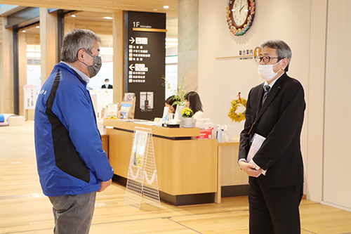 村田駅長は「訪れたお客さんの想いが能登半島に届いたら」と話した