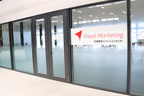 スイートアズ内に設置されたVisual Marketing株式会社初のサテライトオフィス