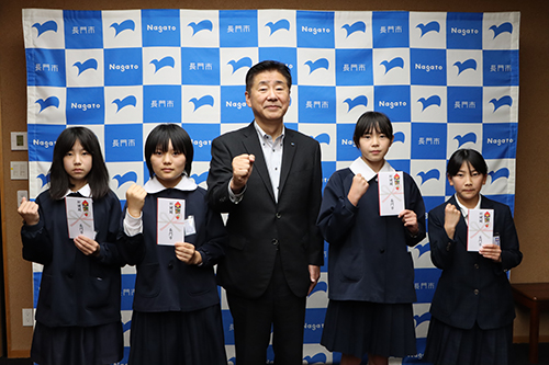 滋賀県で開催される第11回全日本女子総合ドッジボール選手権に出場する選手を激励しました