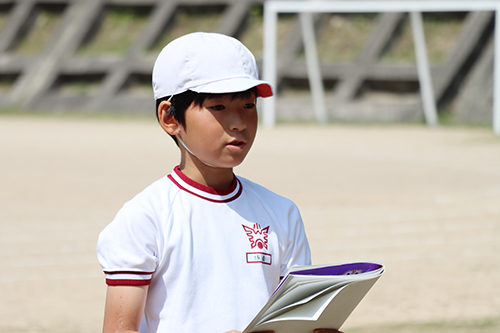 おわりの言葉を述べた6年の坂倉さん
