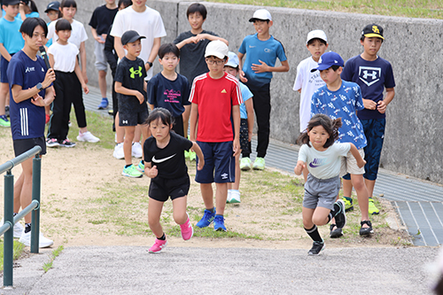 坂道の極意を実践する参加者