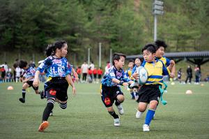 タグラグビーの試合の様子1
